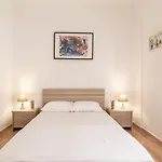 Modern Renovated Apt Next To The Beachfront